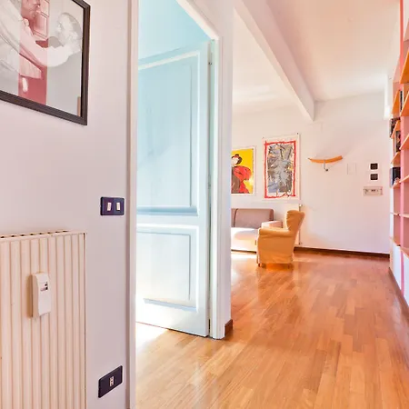 Porta Portese Colorful Flat 公寓