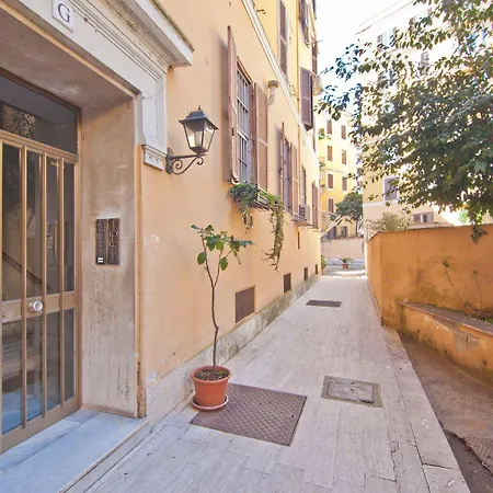 Porta Portese Colorful Flat *